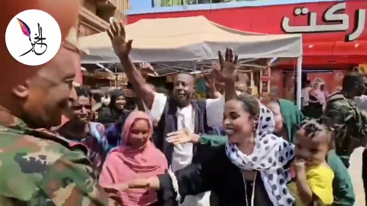 ⭕️ شاهد البرهان متفقداً المواطنيين بمدينة أمدرمان #شبكة الخبر
