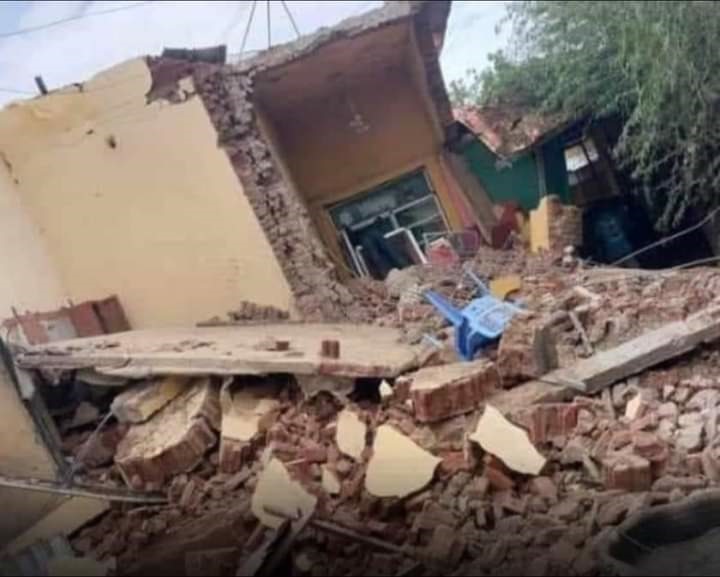 قال مسؤول محلي في قطاع الصحة ونشطاء سودانيون إن قوات «الدعم السريع» هاجمت المستشفى الرئيسي الذي ما زال يعمل في مدينة الفاشر بولاية شمال دارفور بالسودان، الجمعة، مما أسفر عن مقتل تسعة، وإصابة 20 شخصاً.