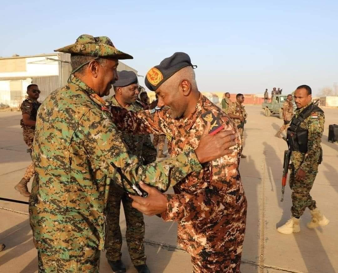 قال الجيش السوداني، إن رئيس مجلس السيادة، القائد العام عبد الفتاح البرهان "قاد عمليات عبور القوات من غرفة السيطرة"، في إشارة لغرفة العمليات.