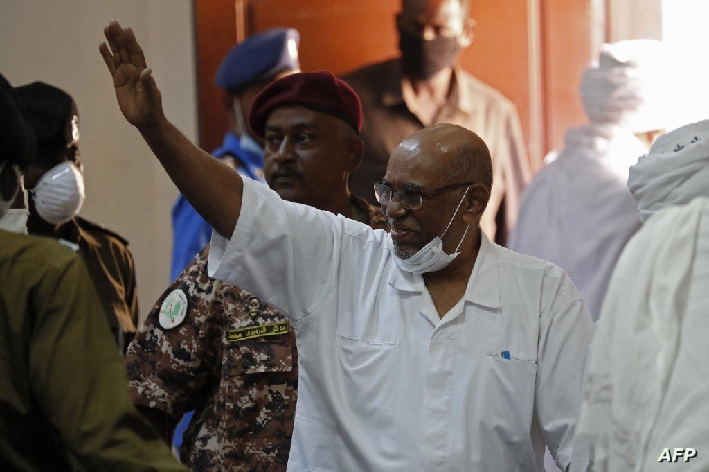 جدد حزب المؤتمر الوطني المحلول دعمه لـ القوات المسلحة في حرب الكرامة، مشيدًا بانتصاراتها علي الميليشيا، في مختلف المحاور، فيما طالب بإطلاق سراح قياداته المعتقلين لعدم ثبوت أي تهم ضدهم ولظروفهم الصحية التي تتطلب حصولهم على الرعاية داخل السودان أو خارجه ، أبرزهم رئيس الحزب عمر البشير