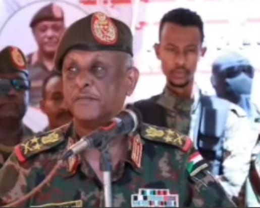 قال مساعد القائد العام للجيش وعضو مجلس السيادة ياسر العطا إن القيادة المدنية والعسكرية يد واحدة، وهدفنا ورؤيتنا دحر "التمرد.