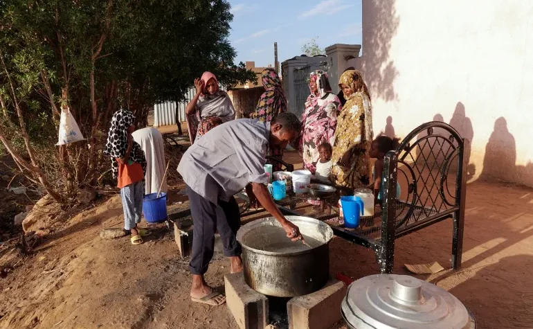 طالبت لجان أحياء بحري، الجيش السوداني وقوات الدعم السريع ، بالوقف الفوري لإطلاق النار، وعقد هدنة إنسانية تنتهي مع نهاية دورة امتحانات الشهادة السودانية، وعودة الطلاب إلى ديارهم.
