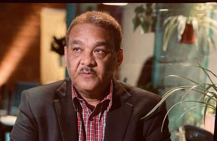 بعض مما نجيده، وقد نتميز، ونتفنن في انكاره، وفي هذه الاثناء من التطورات الدقيقة من سير الحرب هو عدم الاعتراف بزوال حقبة مهمة من حياة المجتمع المدني او الحضري بالسودان، والذي اتخذ مبنى ثقافته، وتفاصيل مكوناته من اسلوب حياة في العديد من المدن السودانية الكبيرة (المنتهكة)، وفي اولها مكونات العاصمة المثلثة نفسها بما لحق بسكانها من خراب مركب ومعقد.