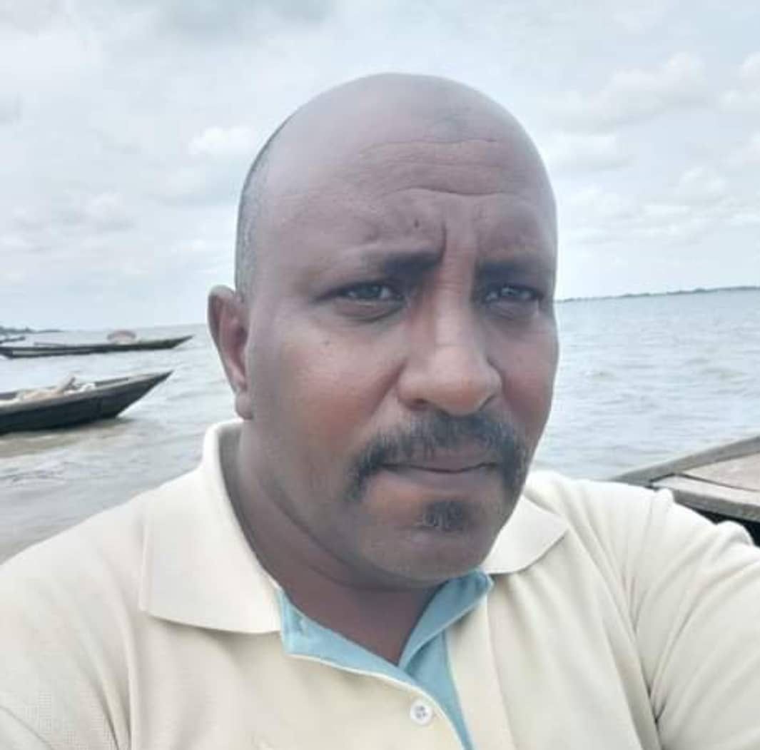 في جريمة بشعة  قالت شبكة أطباء  السودان، إن قوة من الدعم السريع قامت باعتقال الصيدلي معتز سنادة محمد من داخل منزله بمنطقة المنشية بالخرطوم، في شهر يوليو الماضي، وقامت باغتياله عقب تعذيبه داخل مكان اعتقاله بمكاتب الأدلة الجنائية