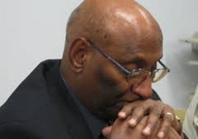 (مع أن خطوة تعيين رئيس وزراء لم تكن هي الخطوة المطلوبة في هذا الوقت، ولكنهم رغماً عن هذا، في قول الناطق الرسمي باسم المؤتمر السوداني، سيمدون له يداً إن أعلن أنه جاء للسلام وأنه سيأخذ حكومة بورتسودان للتفاوض فالسلام.