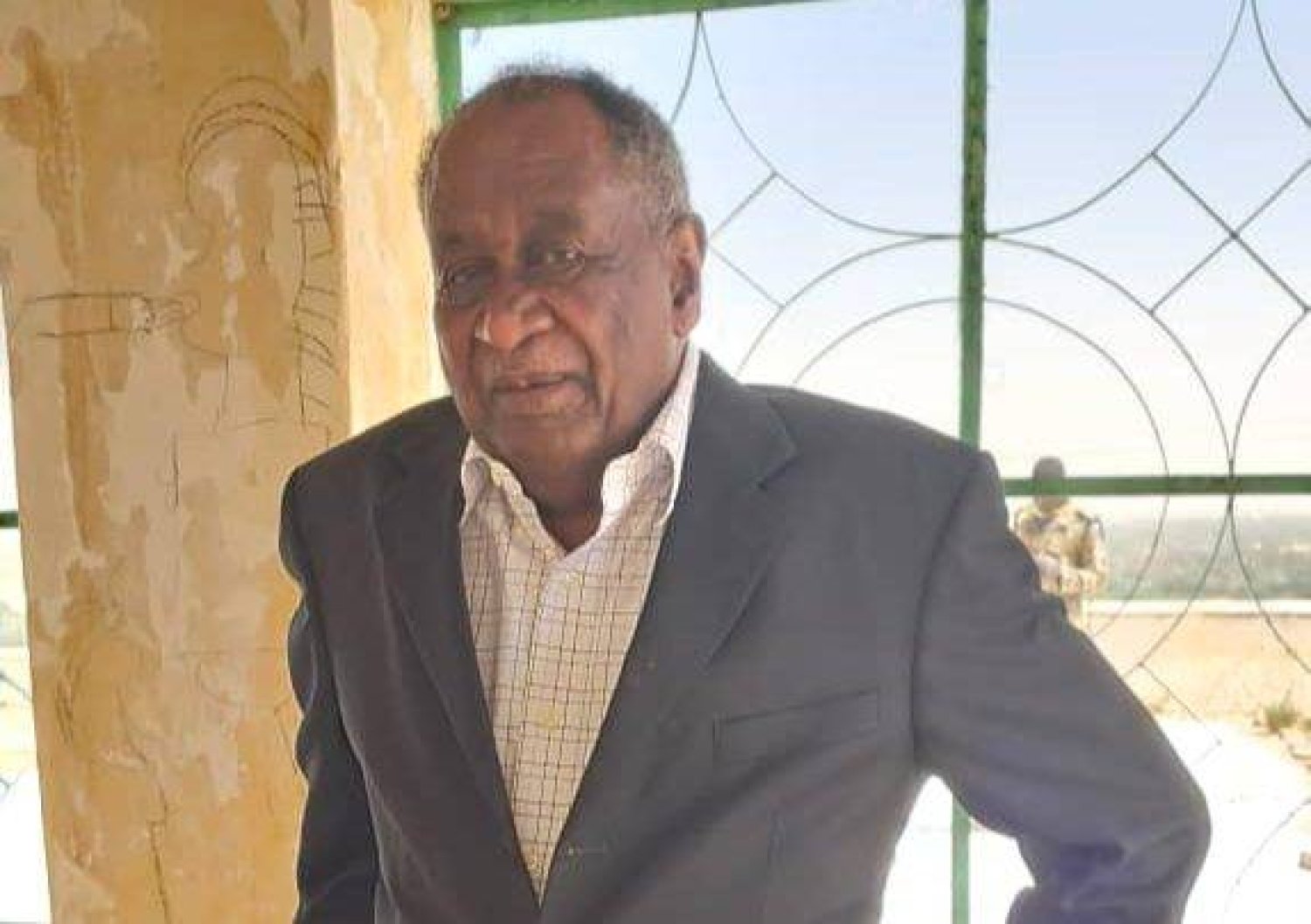 كأنما كل جميل في السودان يرحل مثل غيمة فليس ثم غير الحرور..