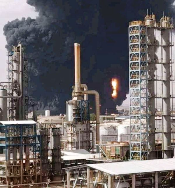 فرانس برس نقلا عن مسؤولين في مصفاة الجيلي، اليوم الخميس، حول تكلفة التقديرات المطلوبة لإعادة تشغيل المنشأة مرة أخرى "ستبلغ 1.3 مليار دولار على الأقل  وذلك"بعد استعادة الجيش السيطرة عليها في يناير الماضي، والمتوقفة عن العمل منذ يوليو 2023.