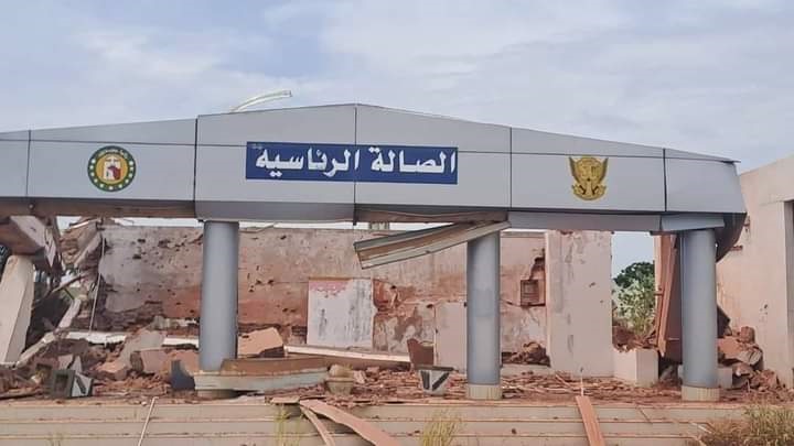 كشف  شهود  عيان  عن  انفجارات قوية  بمطار نيالا لليوم الثالث على التوالي