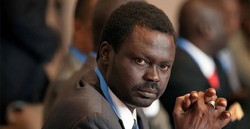 انتقد حاكم إقليم دارفور، مني أركو مناوي، خطاب رئيس الوزراء السابق د. عبدالله حمدوك، ومقال القيادي الشيوعي السابق د. الشفيع خضر، وذلك في تغريدة نشرها على حسابه بمنصة X اليوم.