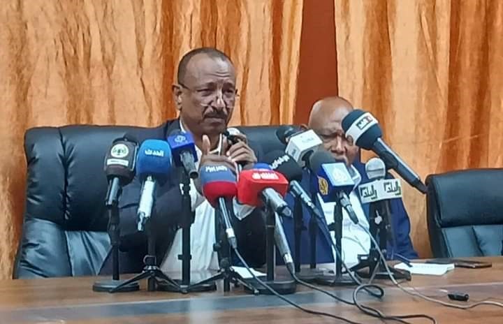 أعلن خمسة من منسوبي هيئة مستشاري ملشيا  الدعم  السريع انضمامهم إلي ركب السلام مستفيدين من العفو العام الذي أعلنه الرئيس  البرهان.