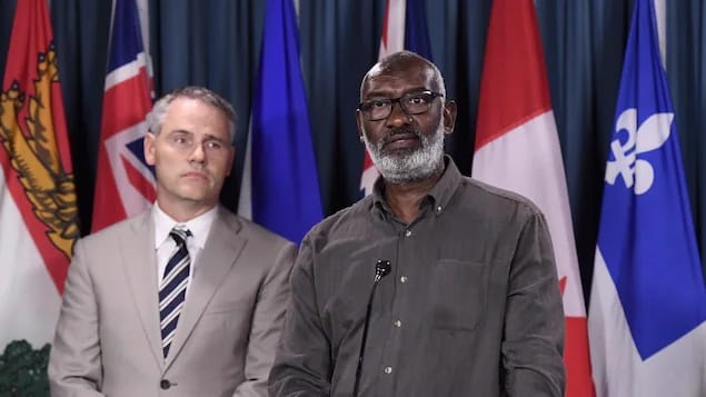 عضو مجلس الشيوخ الكندي السابقة موبينا جعفر، لدى شهادتها اليوم في المحكمة الفيدرالية الكندية مستدعية تفاصيل اجتماع ضمها في سبتمبر 2004 مع مدير جهاز الأمن السوداني حينها.