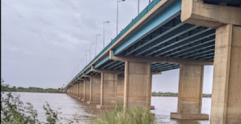 أعلن المدير العام لهيئة مياه ولاية الخرطوم مهندس مستشار محمد علي العجب، أن فرق الهيئة الفنية والهندسية على أهبة الاستعداد للتدخل لصيانة وتشغيل عدد من الآبار بمحلية بحري بعد فراغ فرق شركة الكهرباء من عملية إكمال شد وصيانة الاسلاك.