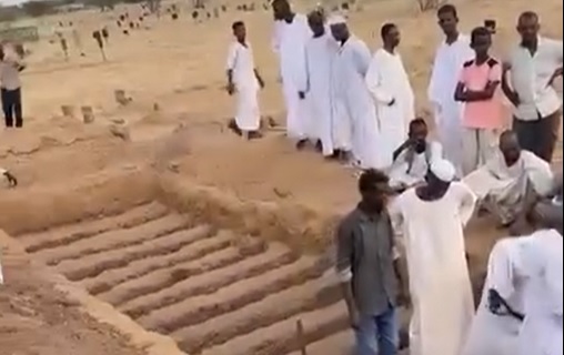 نفت لجان مقاومة شندي صحة ما تم تداوله في وسائل الإعلام حول رفضها المشاركة في دفن جثامين منسوبي الحركات المشاركة في محور الجيلي، ووصفت الخبر بأنه مفبرك ويهدف لإثارة الفتنة والعنصرية.