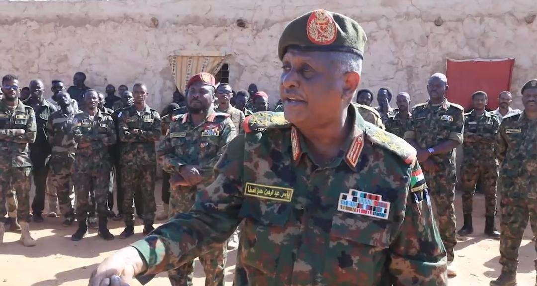 تفقد   عضو مجلس السيادة مساعد القائد العام للجيش  الفريق أول ركن ياسر العطا  القوات المرابطة بالقصر الجمهوري بالخرطوم. كما زار الثلاثاء أيضا سلاح مدرعات الشجرة بالخرطوم  وترحم العطا على  شهداء معركة الكرامة .