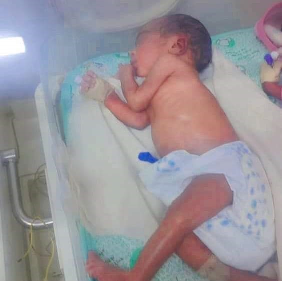 أنجبت سيدة من منطقة كساب بمحلية القلابات الغربية بمستشفى القضارف للنساء والتوليد خمسة توائم ثلاثة منهم ذكور وإثنين إناث وتمت العملية على يد فريق طبي بقيادة استشاري النساء والتوليد د/ وليد درزون.