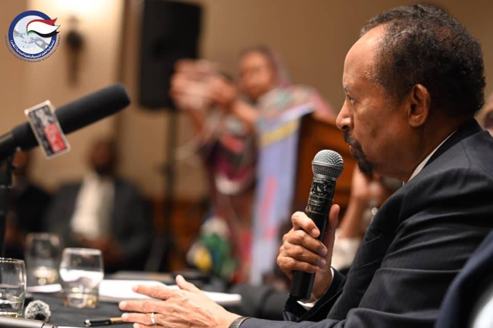 دعا رئيس الوزراء السوداني السابق عبد الله حمدوك، الثلاثاء، إلى وقف فوري وغير مشروط للحرب في السودان، مشدداً على ضرورة أن تحذو القوات المسلحة حذو قوات الدعم السريع في الترحيب العلني بجهود السلام ووقف إطلاق النار دون شروط.