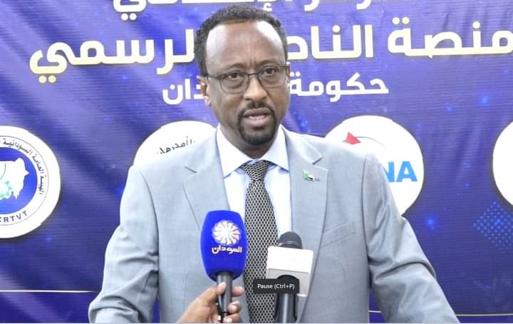 نفى وزير الثقافة والإعلام السوداني خالد الأعيسر تقارير صحفية تحدثت عن إرسال رئيس مجلس السيادة عبد الفتاح البرهان، مبعوثا إلى "تل أبيب" لمقابلة مسؤولين إسرائيليين.