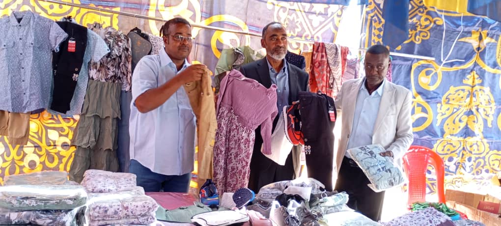 جدد مفوض العون الإنساني بولاية كسلا إدريس واراب، شكره للمنظمات التي تعمل على دعم وإسناد الفئات المحتاجة بالولاية في ظل الظروف الاستثنائية التي تشهدها البلاد،.