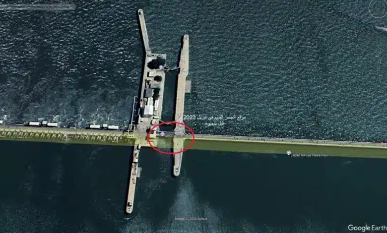 نشرت منصة «بلو بيل» اليوم الثلاثاء صورة ملتقطة بالأقمار الصناعية أظهرت إعادة تشغيل جسر خزان جبل أولياء جنوب الخرطوم ومرور مركبات عبره.