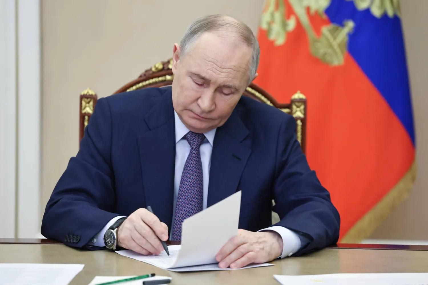 توصلت روسيا والسودان إلى اتفاق يسمح لموسكو بإنشاء قاعدة بحرية على ساحل الدولة المطلة على على البحر الأحمر، وفقاً لما نقلته وكالة الأنباء الروسية "تاس" عن وزير الخارجية السوداني.