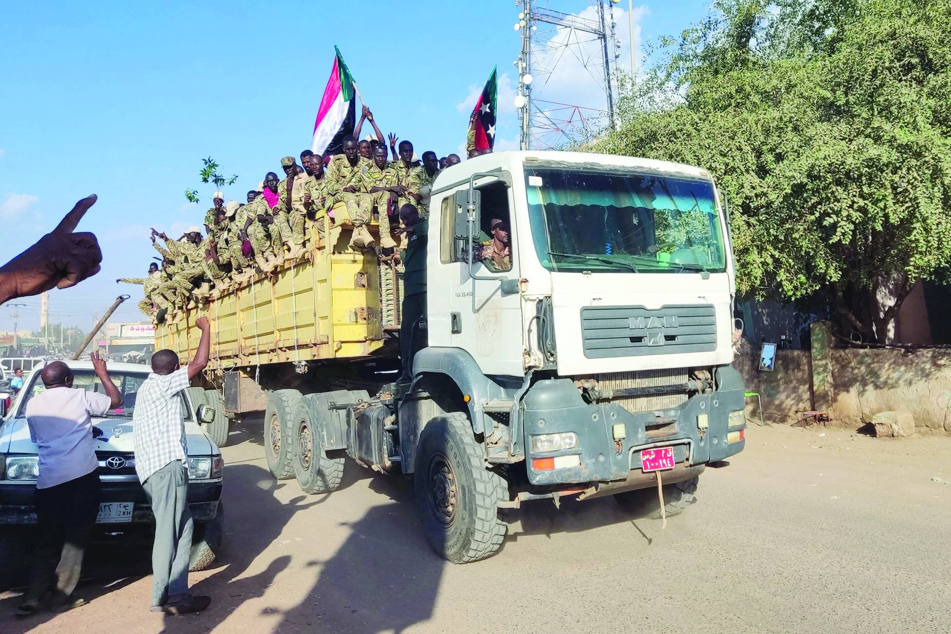 أعلن رئيس حركة تحرير السودان، مصطفى نصر الدين تمبور، عن مفاجأة مرتقبة في العمليات العسكرية بولاية الجزيرة وسط السودان،.