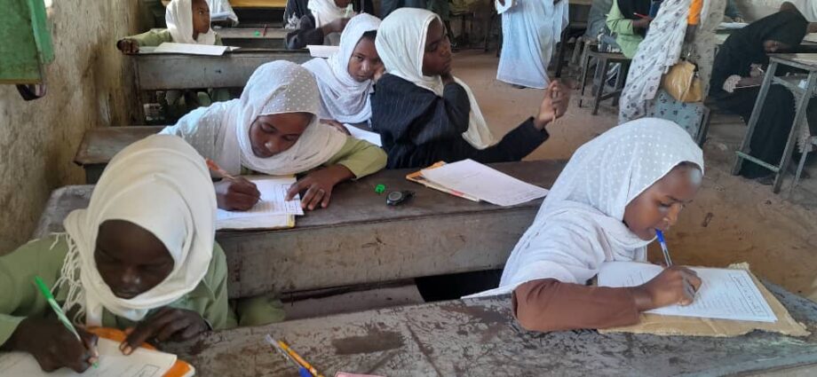  قال  إبراهيم يوسف عبدالرحمن الأمين العام لحكومة ولاية غرب كردفان ورئيس اللجنة العليا للامتحانات المؤجلة إن  امتحانات الشهادة السودانية المؤجلة للعالقين من دفعة 2023 لم تُجرَ في محلية النهود لأسباب أمنية.