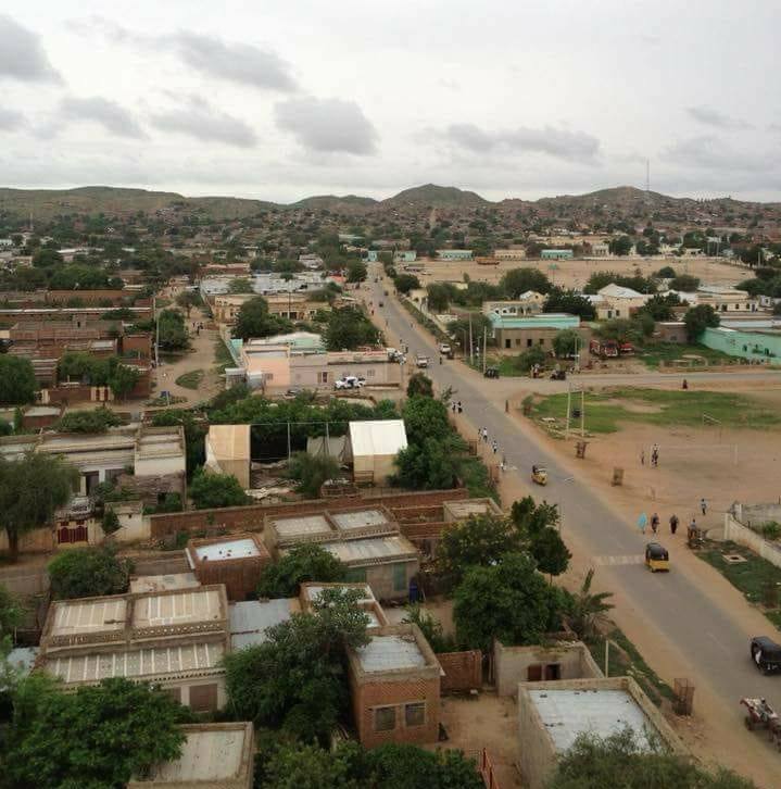 لقيت إمراة وطفلها مصرعهما وأصيب 5 أشخاص آخرين في منطقة أم جكوتي بولاية وسط دارفور، أول أمس الخميس، إثر انقلاب سيارة “تكتك”.