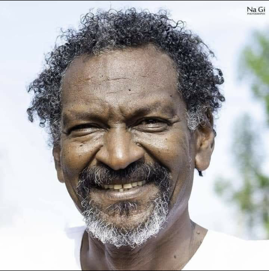 للدم المراق قدرة ساحرة في الاختباء في التاريخ ليتسع أكثر في دوائر لا توقفها الجغرافيا ولا انفصال الدول ولا الزمان ولا المكان.