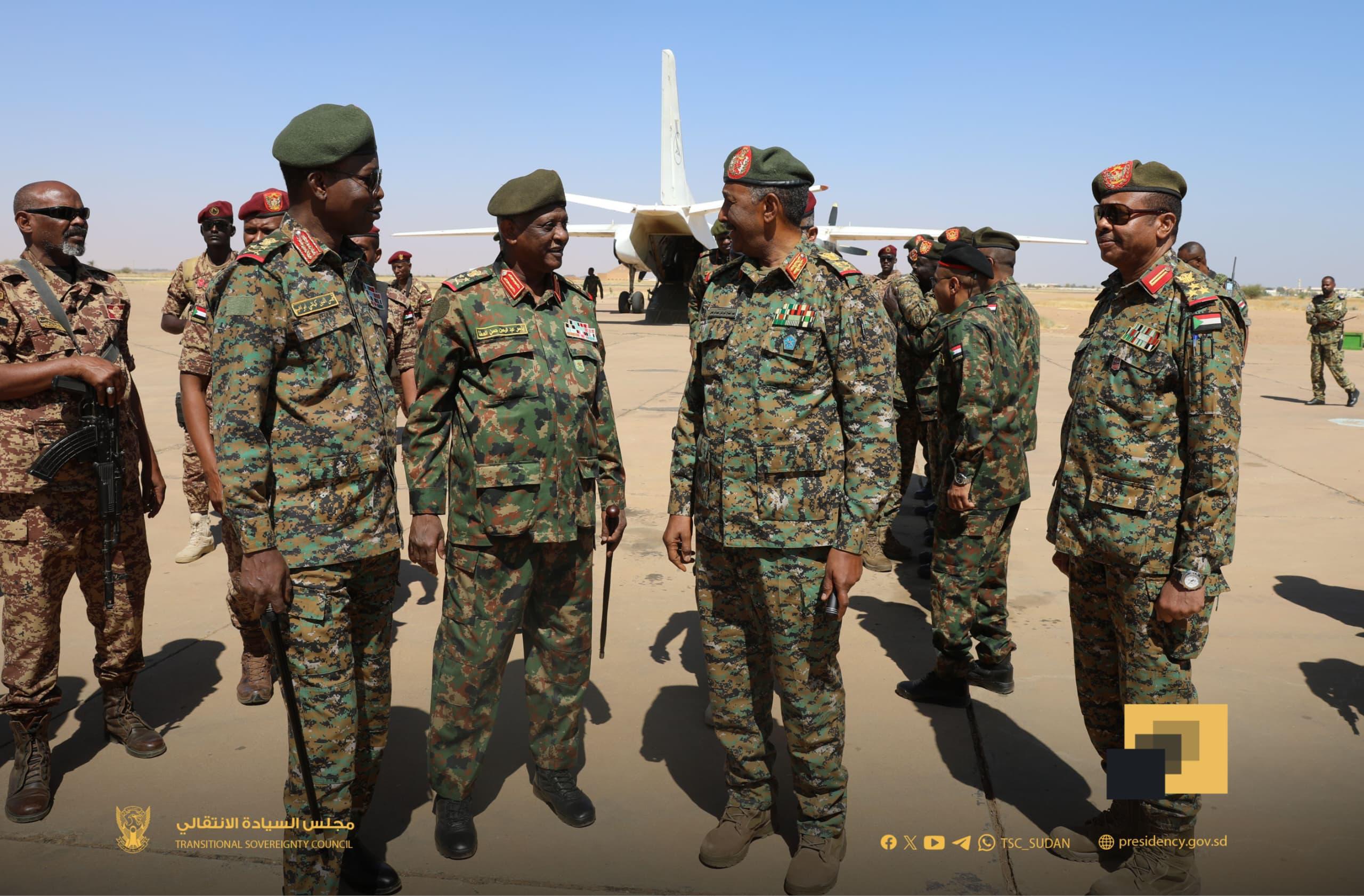 وصل رئيس مجلس السيادة الانتقالي القائد العام للقوات المسلحة الفريق أول الركن عبدالفتاح البرهان إلى منطقة وادي سيدنا العسكرية بأمدرمان