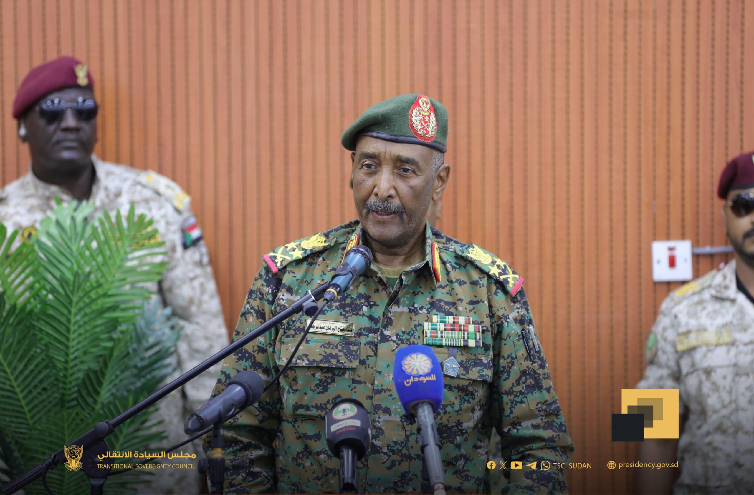 حيا رئيس مجلس السيادة الانتقالي القائد العام للقوات المسلحة الفريق أول الركن عبدالفتاح البرهان شهداء السودان الذين قدموا حياتهم فداء لهذا الوطن ومن بينهم شهداء معركة الكرامة