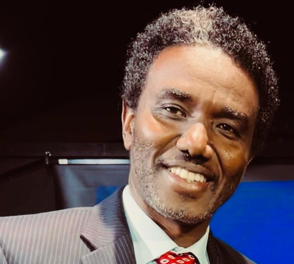 قال المتحدث باسم تنسيقية "تقدم" -قبل حلها- بكري الجاك، إن البيان المنشور على حساب التنسيقية في منصات التواصل لا يعبر عن "تقدم" ولا عن تحالف "صمود" أو الطرف المؤيد لتشكيل الحكومة الموازية.