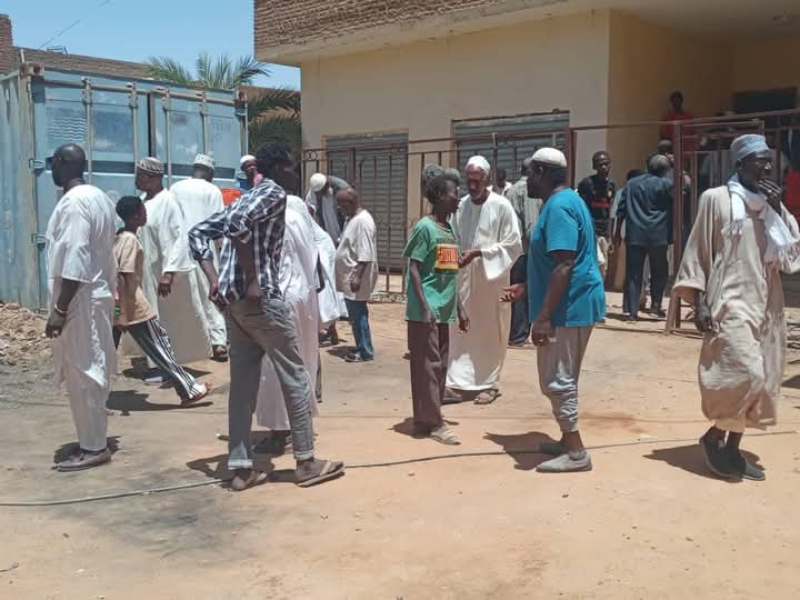 تشهد منطقة الديوم الشرقية بالخرطوم أوضاعًا إنسانية متردية، في ظل حصار مشدد يفرضه الجيش السٌوداني على عناصر الدعم السريع المتحصنة داخل الأحياء السكنية.