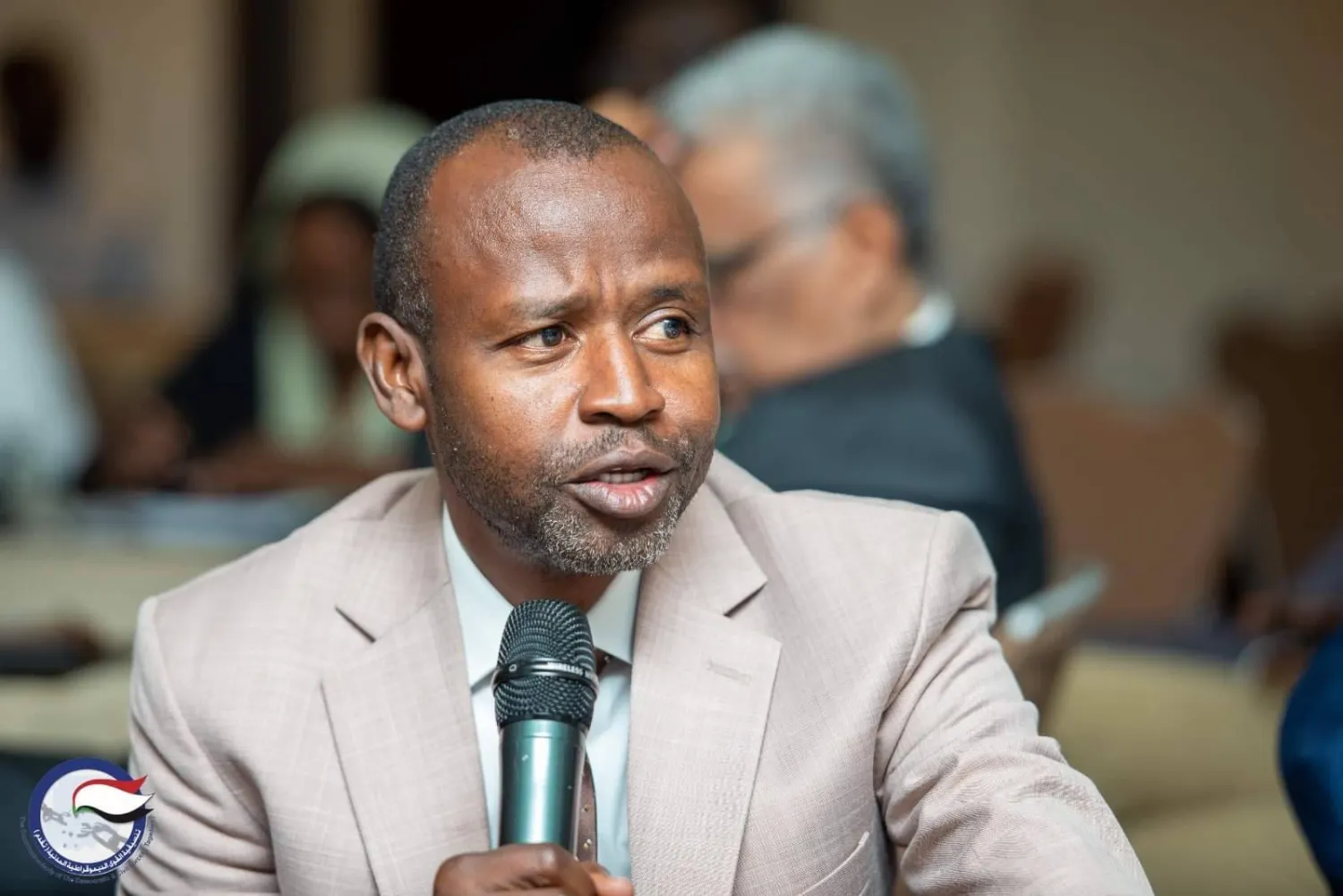 قال رئيس حركة تحرير السودان – المجلس الانتقالي، الهادي إدريس، إنهم يخططون لإجلاء ما يزيد عن 100 ألف أسرة من مدينة الفاشر، عاصمة ولاية شمال دارفور، والمعسكرات المحيطة بها خلال الأيام المقبلة،