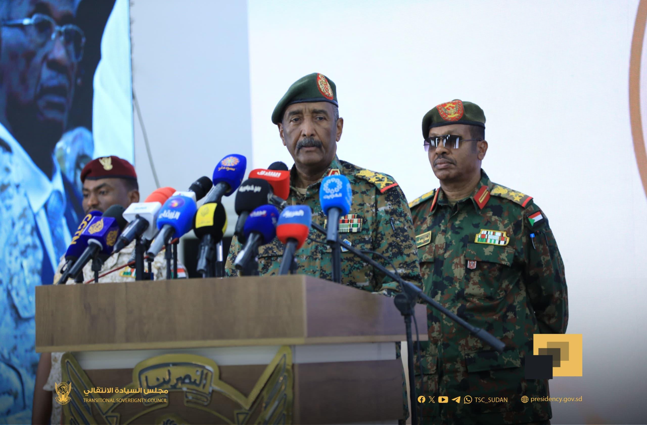 أكد رئيس مجلس السيادة الانتقالي القائد العام للقوات المسلحة، الفريق أول ركن عبد الفتاح البرهان، أن القوات المسلحة السودانية ماضية بقوة في معركة الكرامة حتى القضاء على التمرد