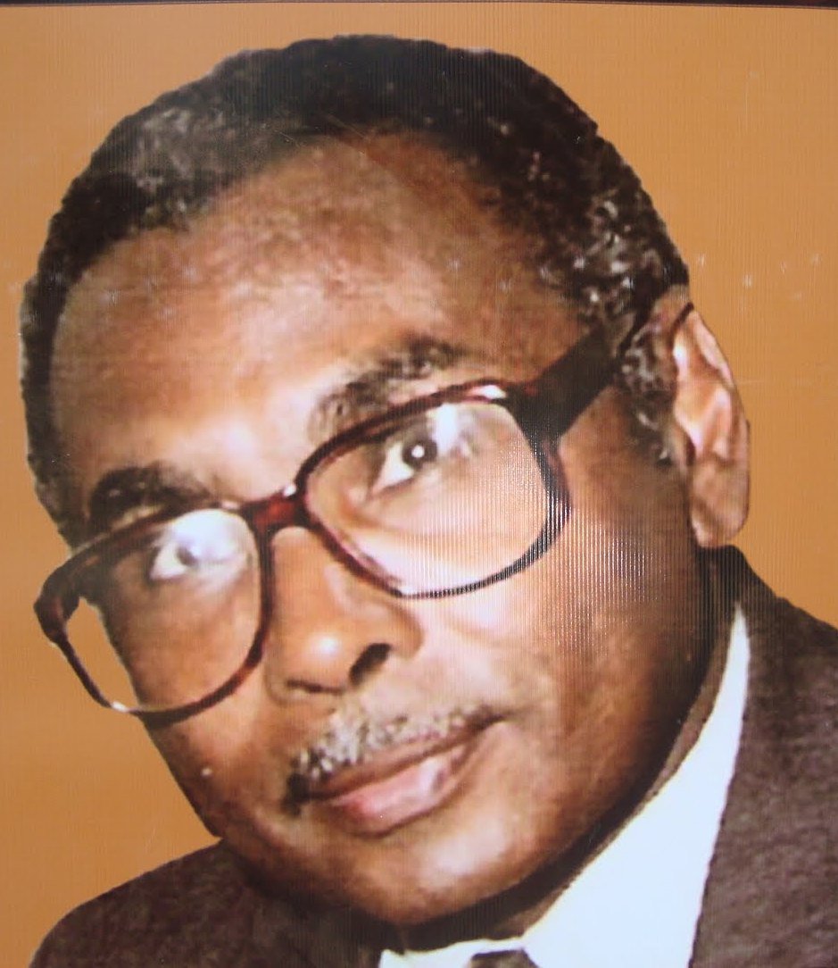   في مثل هذا اليوم، الثالث والعشرين من أبريل قبل عشرين عاماً، رحل عن دنيانا المفكر والمناضل السوداني الخاتم عدلان، تاركاً وراءه أثراً فكرياً وسياسياً لا يُمحى في ذاكرة السودان المعاصر