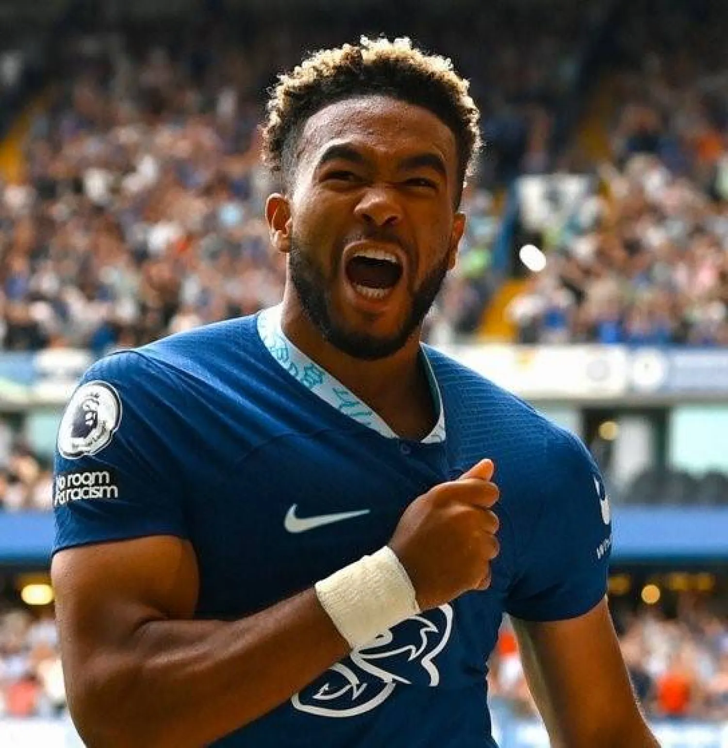 يغيب رييس جيمس، لاعب فريق تشيلسي الإنجليزي لكرة القدم، عن التشكيلة الأساسية للفريق لنهاية الموسم، في الوقت الذي قرّر فيه إنزو ماريسكا، مدرب الفريق، إعادة تأهيل اللاعب بشكل مدروس بعد إصابته.