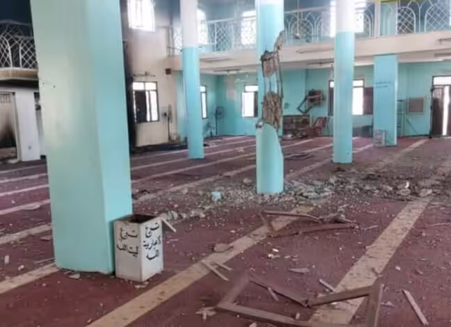 أجبرت قوات الدعم السريع، الأربعاء أكثر من 100 أسرة نازحة على إخلاء مركز إيواء مدرسة أبو طالب بمنطقة أبو شوك في مدينة الفاشر، وسط تصاعد حاد في أعمال العنف والانتهاكات بحق المدنيين.