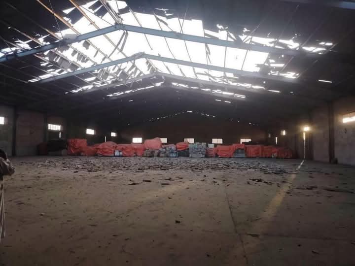 شنت قوات الدعم السريع، فجر اليوم، هجومًا بطائرات مسيّرة استهدف ميناء عثمان دقنة في مدينة سواكن على الساحل الشرقي للسودان، ما أدى إلى وقوع أضرار مادية في مستودعات للبضائع ومنشآت مدنية، دون الإعلان عن خسائر بشرية حتى اللحظة.