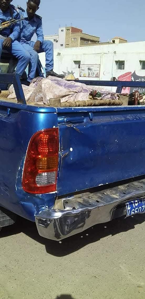 شهد مسجد أبي بكر الصديق بمدينة كسلا شرقي السودان، الجمعة، حادثة مروعة راح ضحيتها أحد المصلين بعد تعرضه لطعنات قاتلة بسكين على يد مصلٍّ آخر، أثناء أداء صلاة العصر.