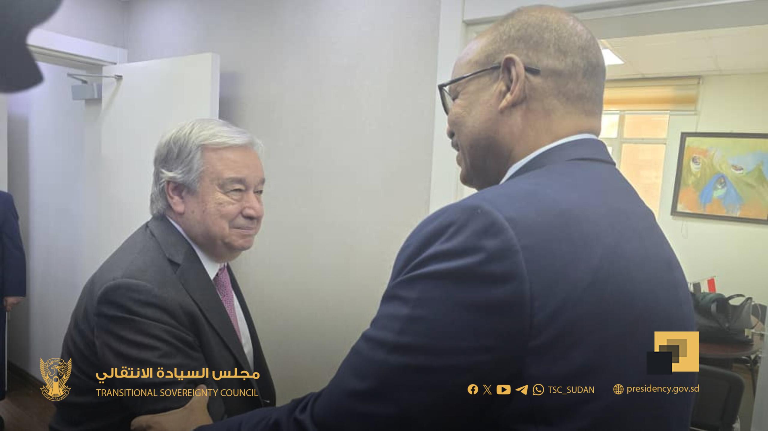 عقد عضو مجلس السيادة الانتقالي ومساعد القائد العام للقوات المسلحة، الفريق مهندس إبراهيم جابر إبراهيم، سلسلة لقاءات مهمة  الجمعة في العاصمة العراقية بغداد، على هامش مشاركته في أعمال القمة العربية العادية الـ34 التي تنطلق  السبت.