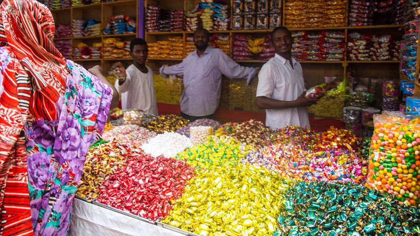 كشف الجهاز المركزي للإحصاء، الأحد، عن ارتفاع معدل التضخم في السودان خلال أغسطس 2025 إلى 81%، بعد تراجع مؤقت شهده الشهر السابق، ما يعكس استمرار الضغوط الاقتصادية على حياة المواطنين وسط أزمة مالية خانقة.