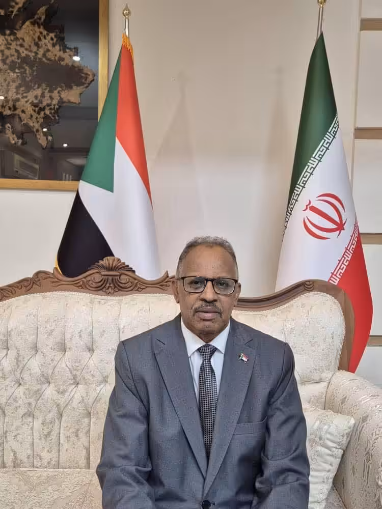 أكد سفير السودان لدى الجمهورية الإسلامية الإيرانية، عبد العزيز حسن صالح، أن الجالية السودانية في إيران بخير، ولا توجد إصابات في صفوفهم جراء الأحداث الجارية هناك