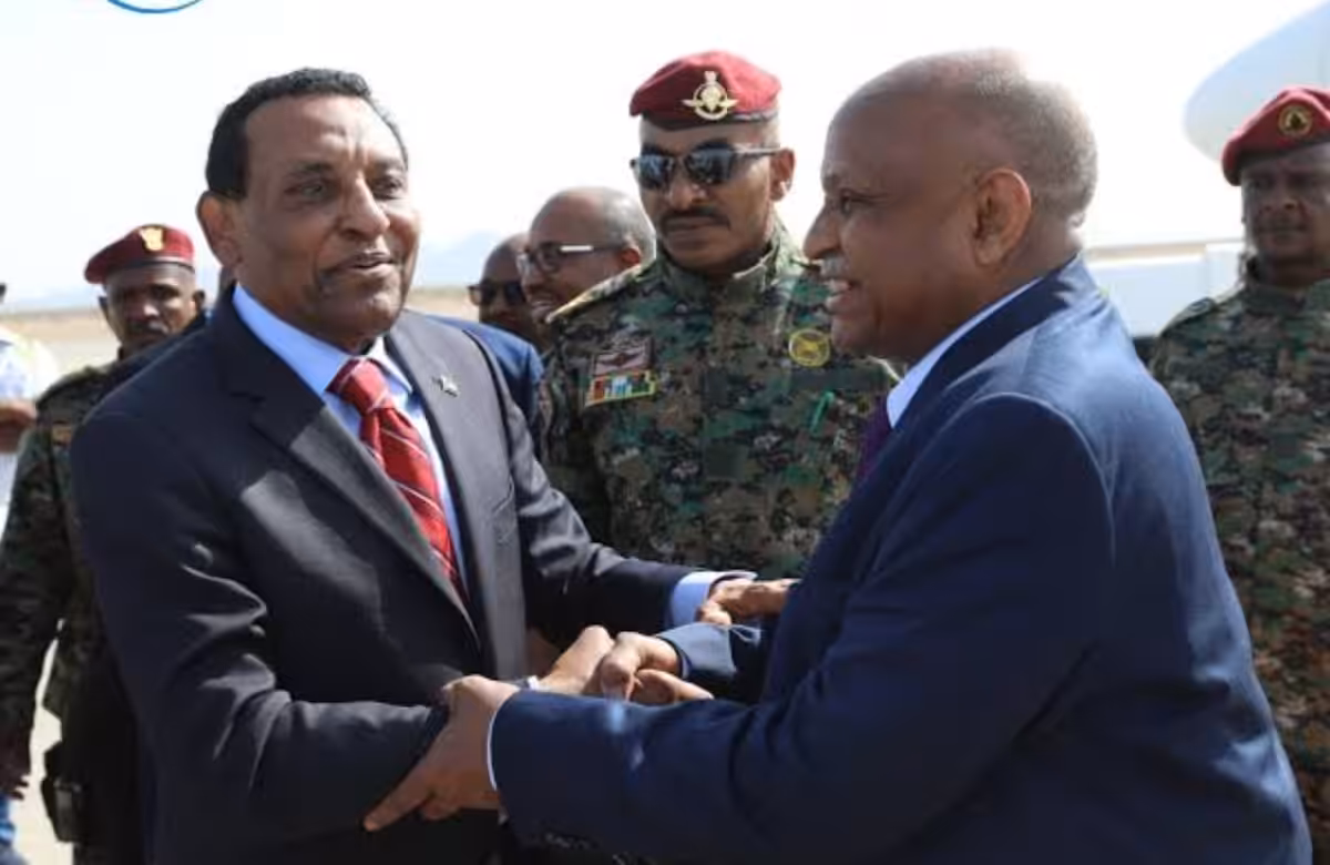 أصدر رئيس الوزراء د. كامل إدريس قراراً بتعيين السفير بدر الدين الجعيفري مديراً لمكتبه، في خطوة تعكس توجهًا مدنيًا راسخًا في اختيار الكفاءات الوطنية ذات الخبرة والانضباط.