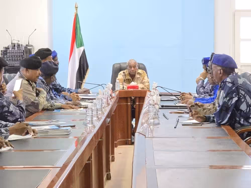 ترأس الفريق شرطة بابكر سمرة مصطفى علي، وزير الداخلية، اجتماع هيئة إدارة قوات الشرطة، حيث استمع إلى تنوير شامل عن مجمل الأوضاع