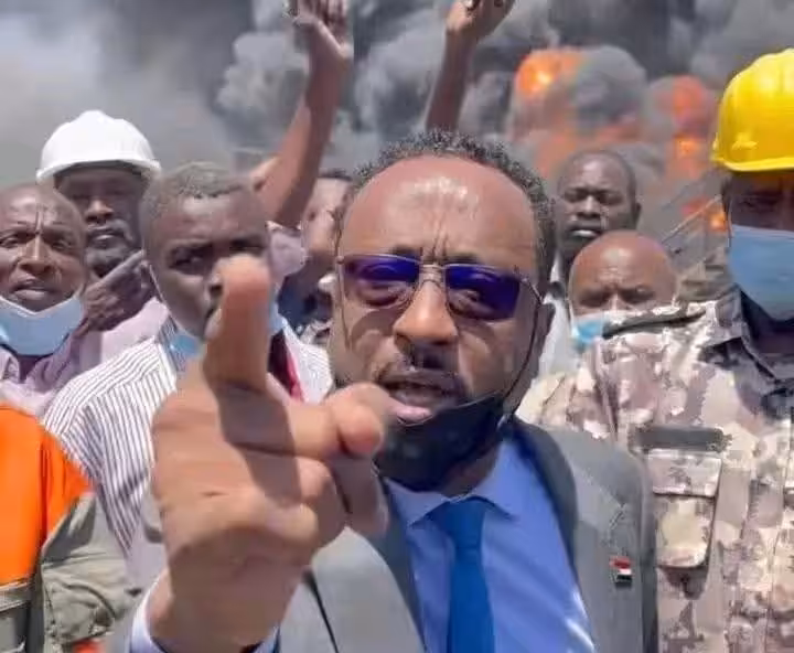 دعا الناطق الرسمي باسم الحكومة ووزير الثقافة والإعلام، خالد الإعيسر، إلى محاسبة المتورطين من قوات الدعم السريع في الأحداث التي شهدتها مدينة الفاشر بولاية شمال دارفور، والتي أسفرت عن سقوط أعداد كبيرة من الضحايا المدنيين.