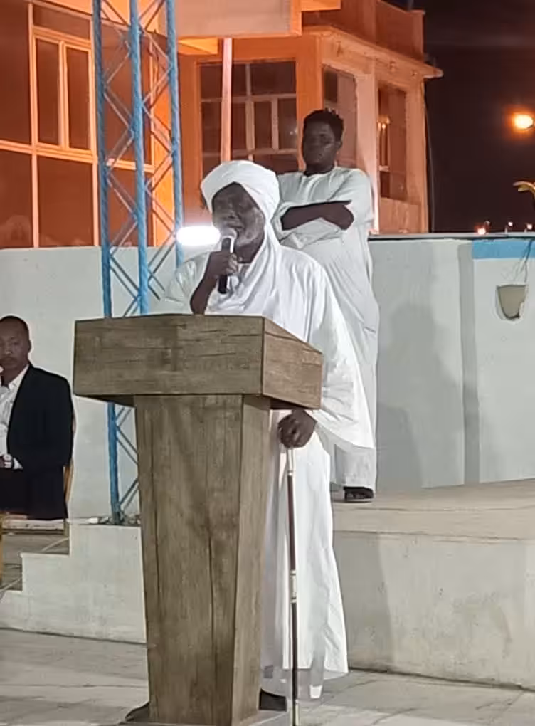 أكد د. جبريل إبراهيم، وزير المالية، في مراسم تأبين شهداء مسجد الفاشر الذين استشهد 75 منهم خلال صلاة الفجر السبت، أن السودان لن ينتظر يوم القيامة للحساب، بل سيأخذ بثأر ضحاياه في الدنيا أولاً.