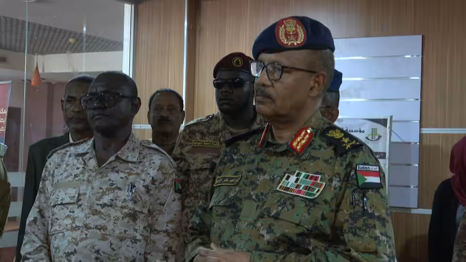 أعربت اللجنة العليا لتهيئة بيئة العودة إلى ولاية الخرطوم برئاسة عضو مجلس السيادة الانتقالي ومساعد القائد العام الفريق مهندس إبراهيم جابر إبراهيم، عن تقديرها البالغ للتقدم الكبير الذي تحقق في قطاع الكهرباء خلال الفترة الأخيرة.