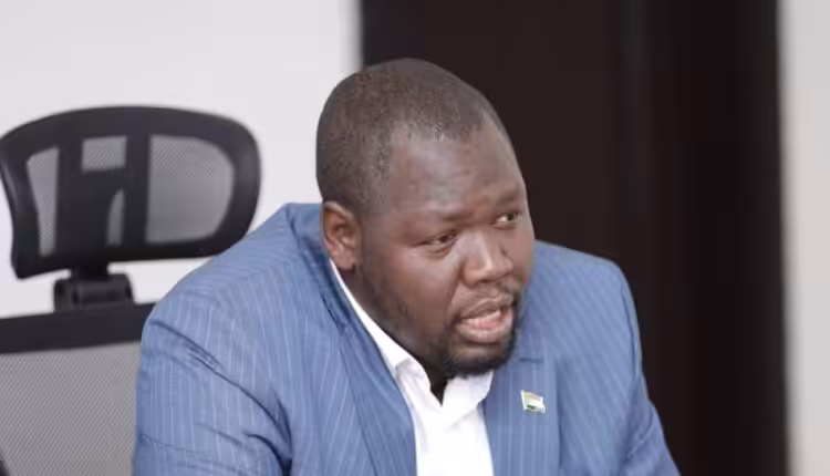 يبدو جليًّا أن بيان الرباعية الصادر في سبتمبر الماضي، والذي أعلن بوضوح أنه لا مستقبل سياسي للجماعات العنيفة المرتبطة بالحركة الإسلامية، قد شكّل لحظة حاسمة دفعت هذه التيارات إلى التمترس في خندق الرفض.