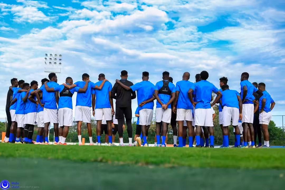 تتوجه بعثة فريق الهلال السوداني لكرة القدم صباح الأربعاء إلى العاصمة الكينية نيروبي استعدادًا لمواجهة فريق البوليس الكيني يوم الجمعة المقبل، ضمن ذهاب الدور الثاني من دوري أبطال أفريقيا، بعد ختام المعسكر الإعدادي للفريق في دار السلام التنزانية.