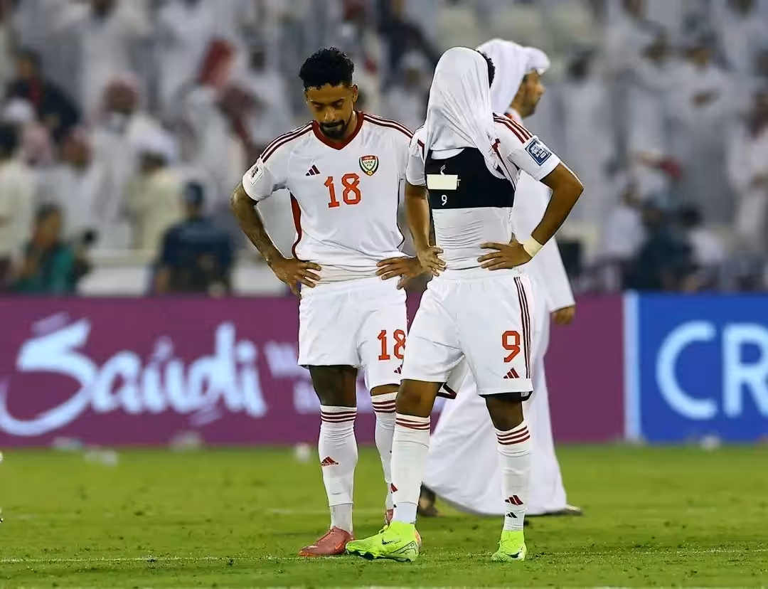 تأهل منتخب قطر الوطني لكرة القدم للمرة الأولى في تاريخه عبر التصفيات إلى نهائيات كأس العالم، بعد فوزه المستحق على نظيره الإماراتي بنتيجة 2-1، في المباراة التي جرت مساء الثلاثاء على استاد الثمامة ضمن الجولة الثالثة من الملحق الآسيوي (الدور الرابع).